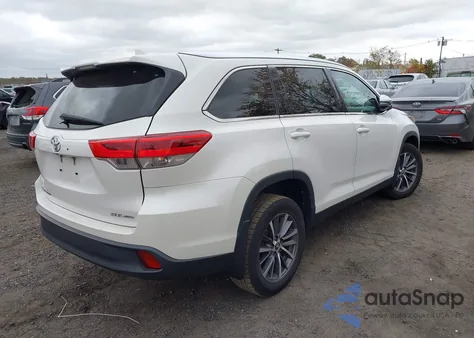 2019 Toyota Highlander Xle z USA, uszkodzony, nr VIN 5TDJZRFH1KS595341